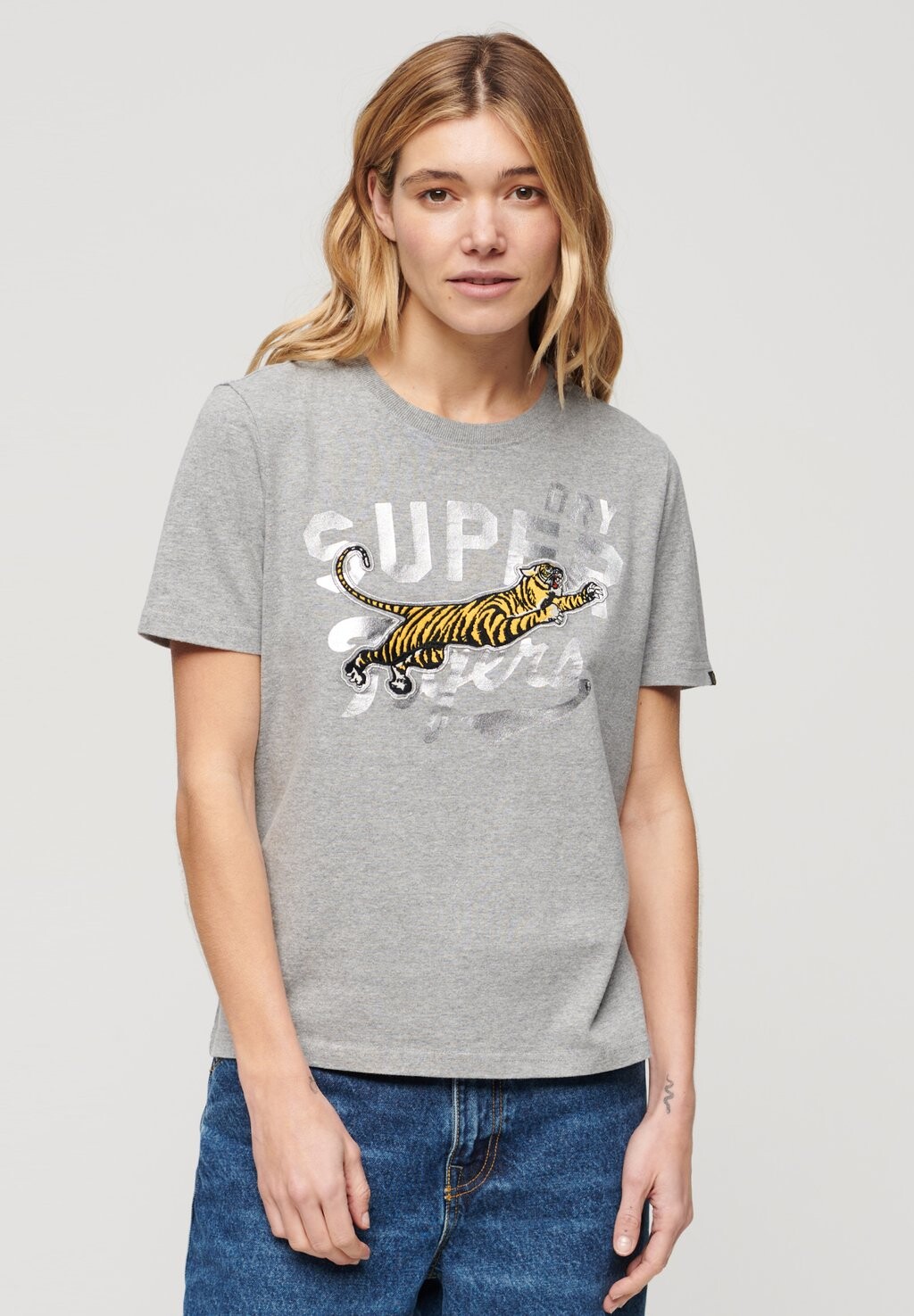 

Футболка с принтом REWORKED CLASSICS Superdry, серый