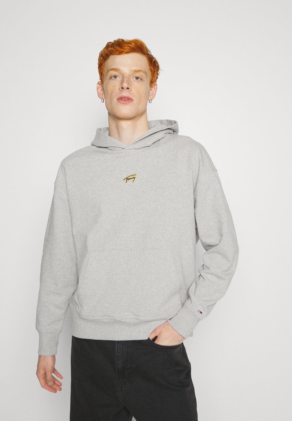 

Толстовка TJM RLX SIGNATURE Tommy Jeans, серебристо-серый вереск