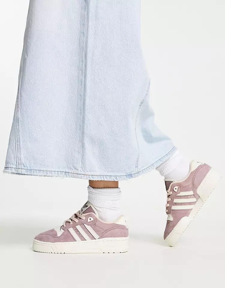 

Розовые и кремовые кроссовки adidas Originals Rivalry Low, розовый и кремовый