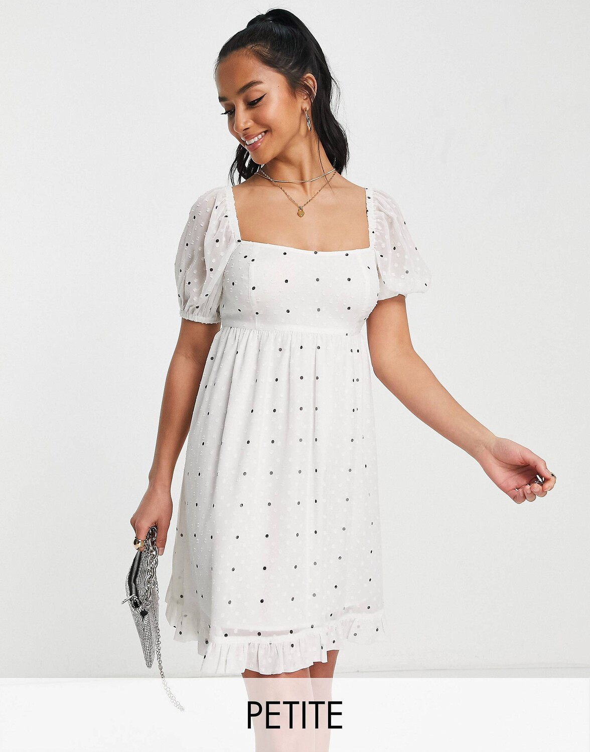 

Однотонное шифоновое платье мини бэби-долл с квадратным вырезом Miss Selfridge Petite