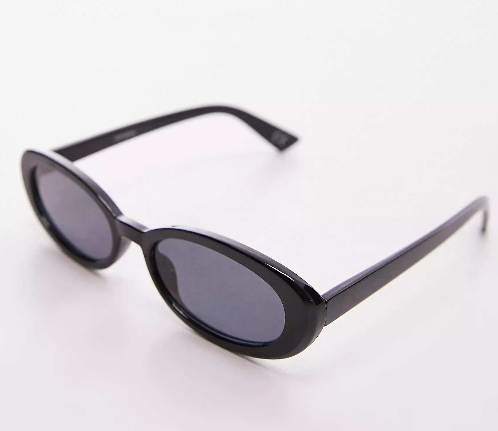 Солнцезащитные очки Topshop Meadow Oval, черный
