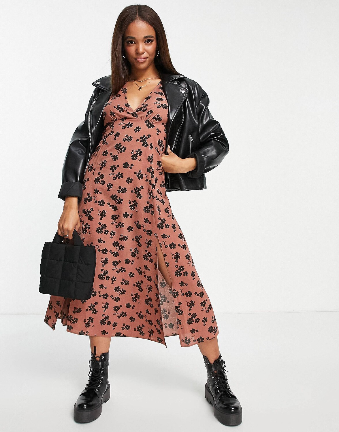 

Коричневое платье миди с рукавами ангела и цветочным принтом ASOS DESIGN