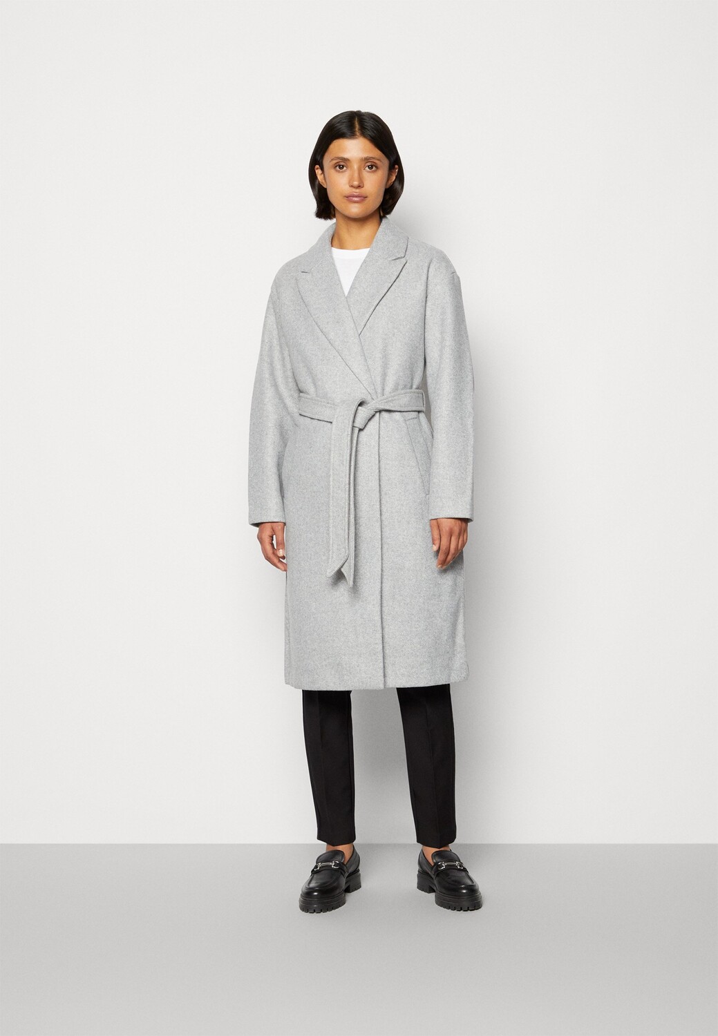 

Пальто классическое Vero Moda, серый