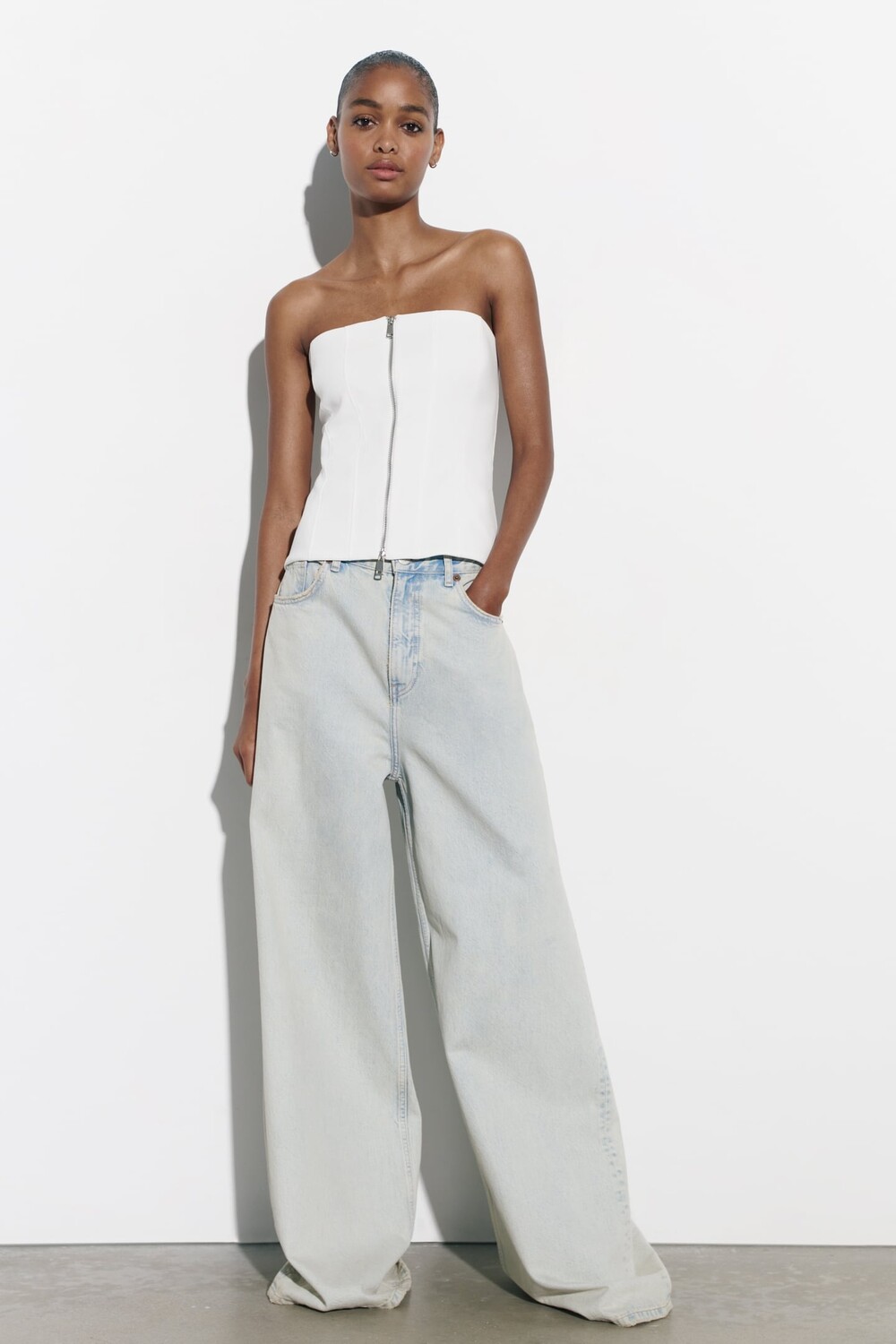 Топ без бременок с молнией ZARA, белый