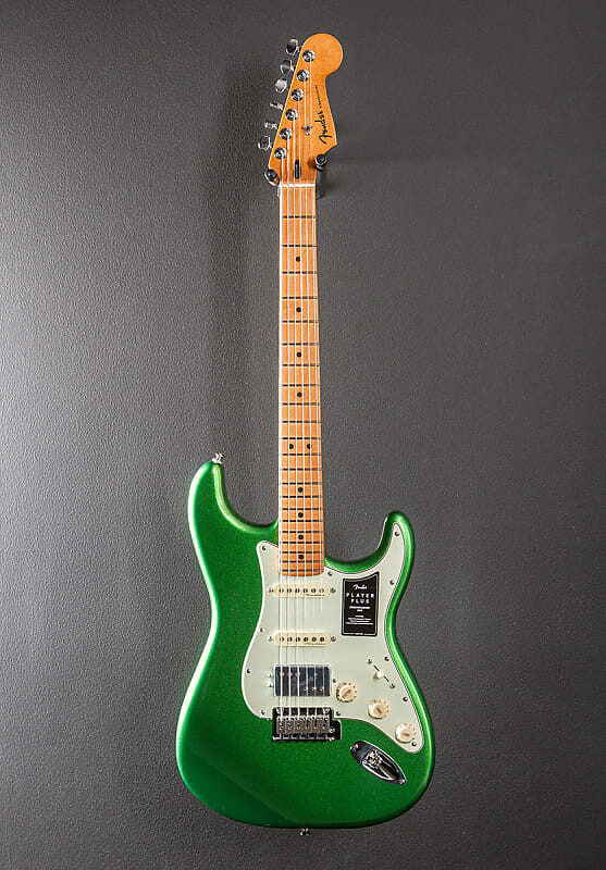 

Player Plus Stratocaster HSS - Cosmic Jade с кленом Fender Player Plus Stratocaster HSS - w/Maple