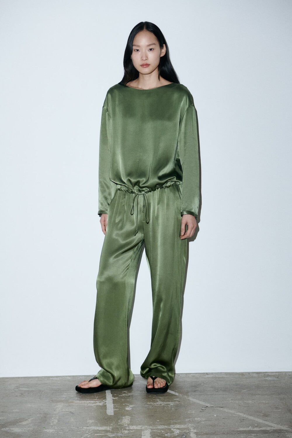 

Трючные атласные брюки ZARA, зеленый