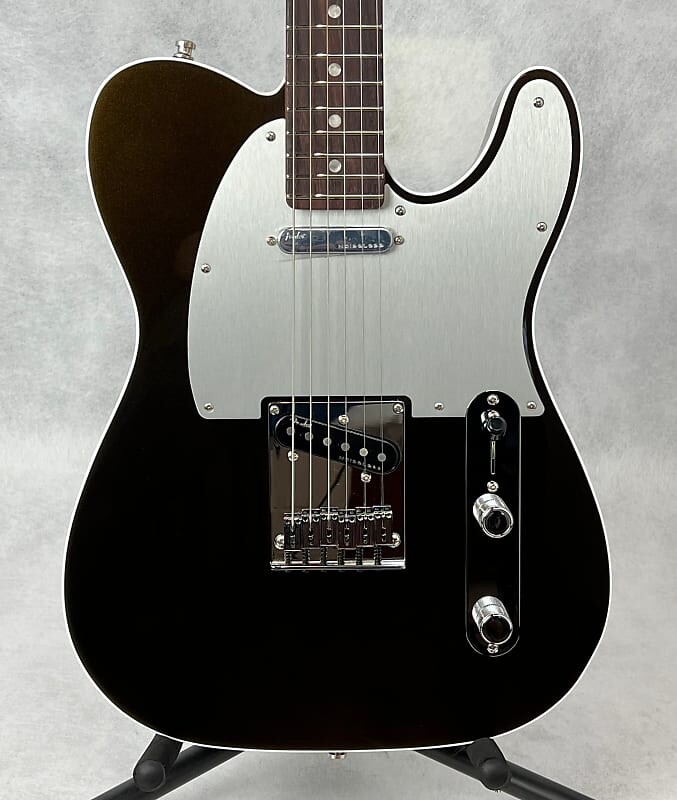 

Fender American Ultra Telecaster - техасский чай с накладкой из палисандра