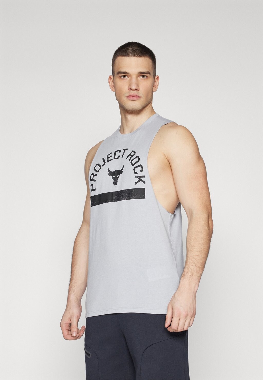 

Топ PAYOFF GRAPHIC Under Armour, цвет mod gray medium heather/black