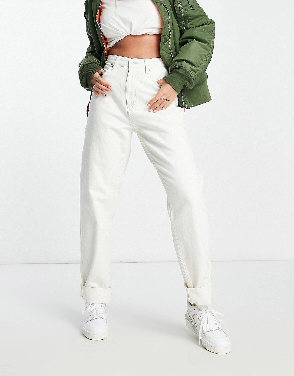Светло-коричневые джинсы с завышенной талией ASOS DESIGN – заказать из ...