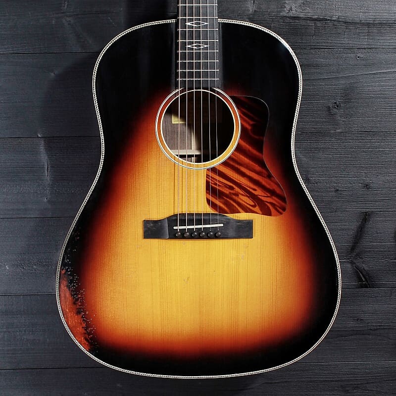 

Акустическая гитара Eastman E22SS/v SB Antique Varnish Slope-Shoulder Dread
