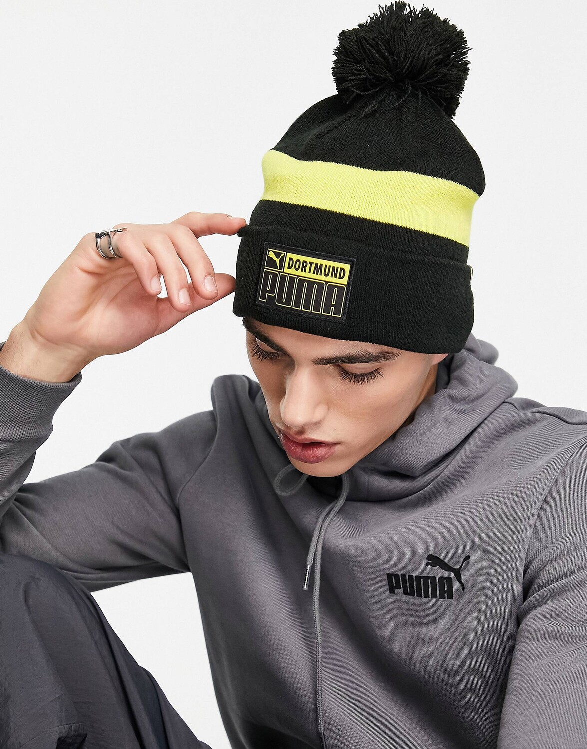 

Черно-желтая шапка Puma Borussia Dortmund