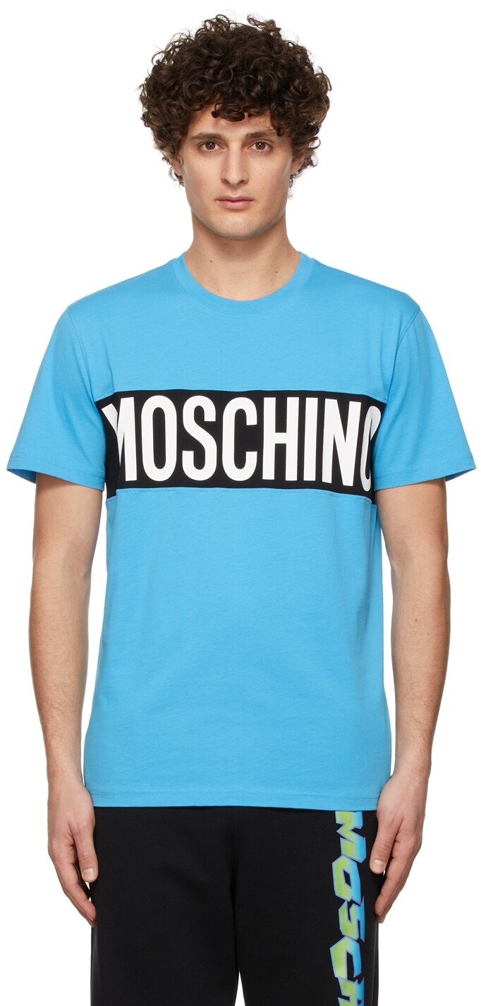 

Синяя футболка с логотипом Moschino