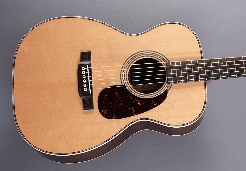 

00-28 Модерн Делюкс Martin 00-28 Modern Deluxe -