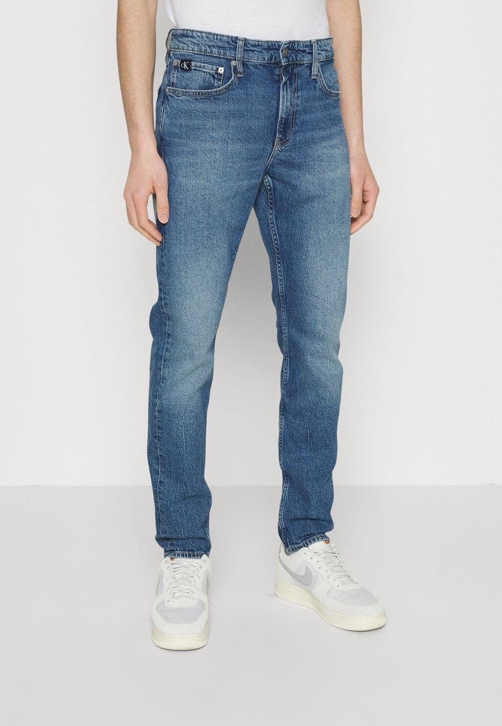 

Зауженные джинсы Calvin Klein Jeans