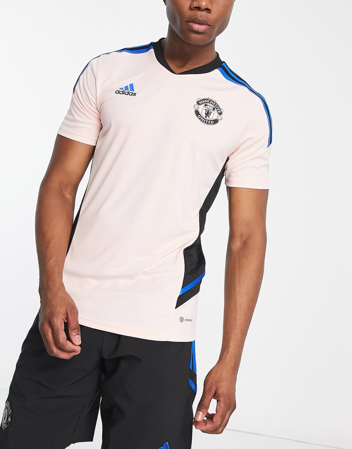 

Розовая тренировочная футболка adidas Football Manchester United