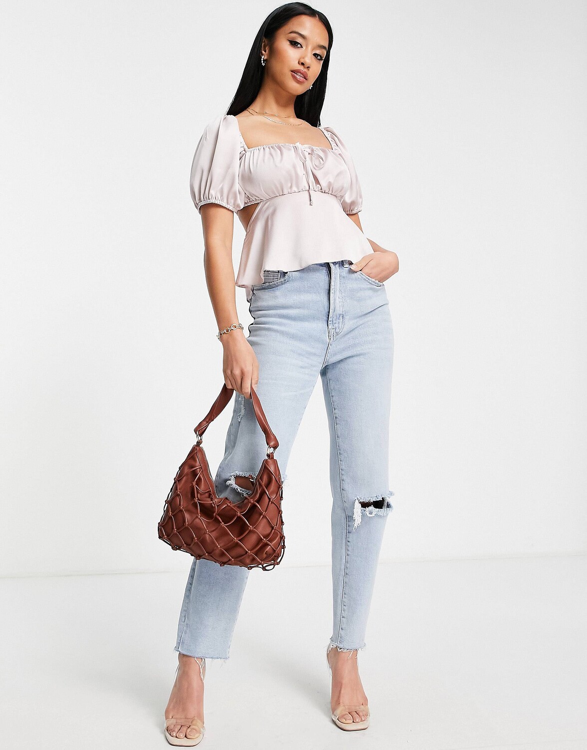 

Серый атласный топ с вырезами и завязками спереди Miss Selfridge Petite