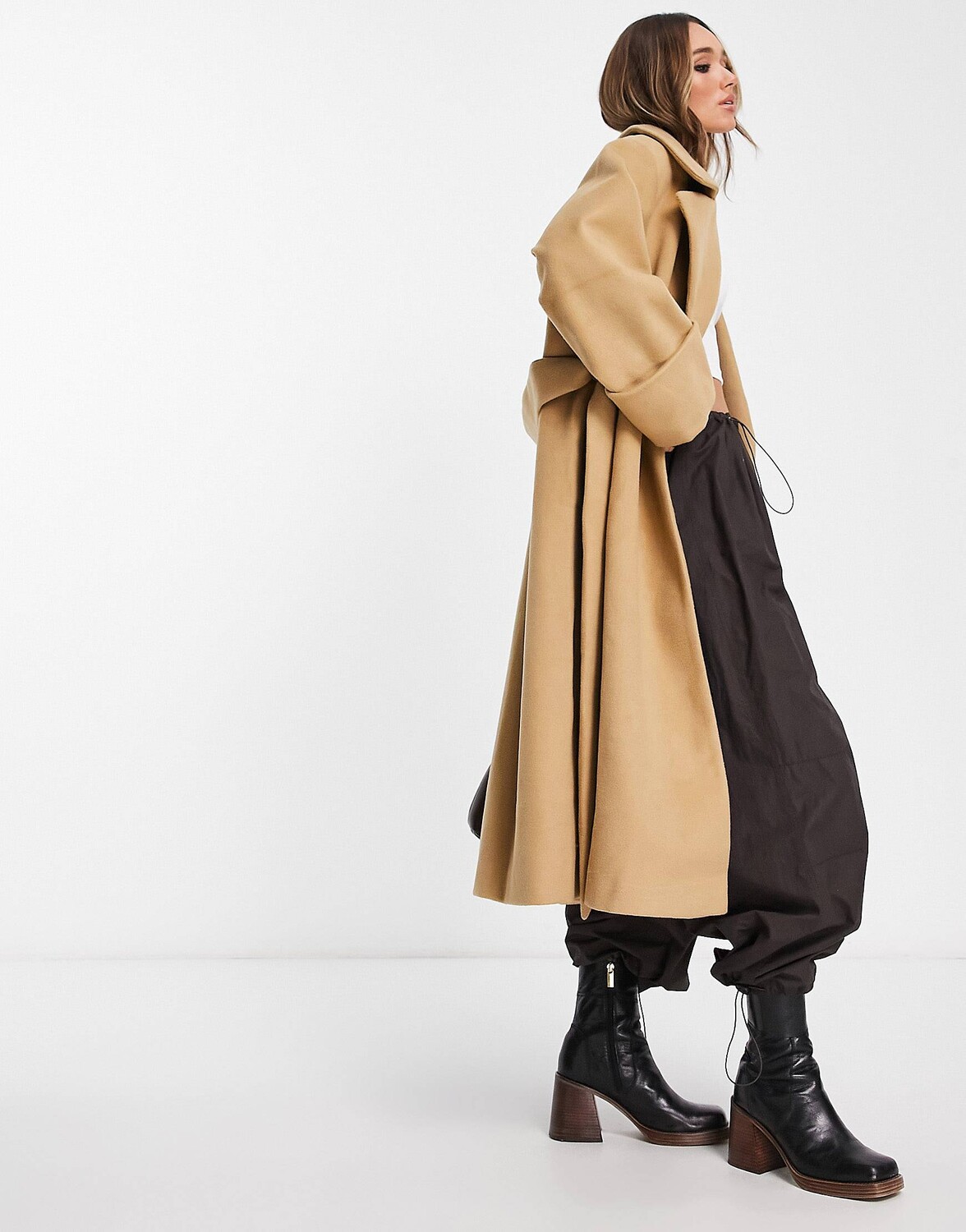 

Коричневое пальто с начесом и поясом ASOS DESIGN, Коричневый