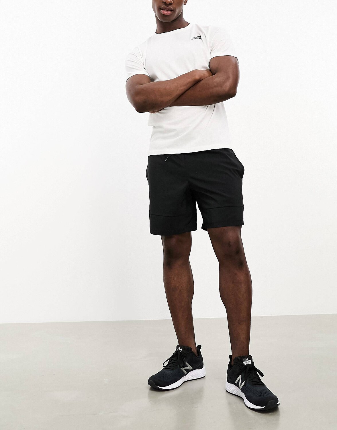 

Шорты New Balance Tenancy, черный