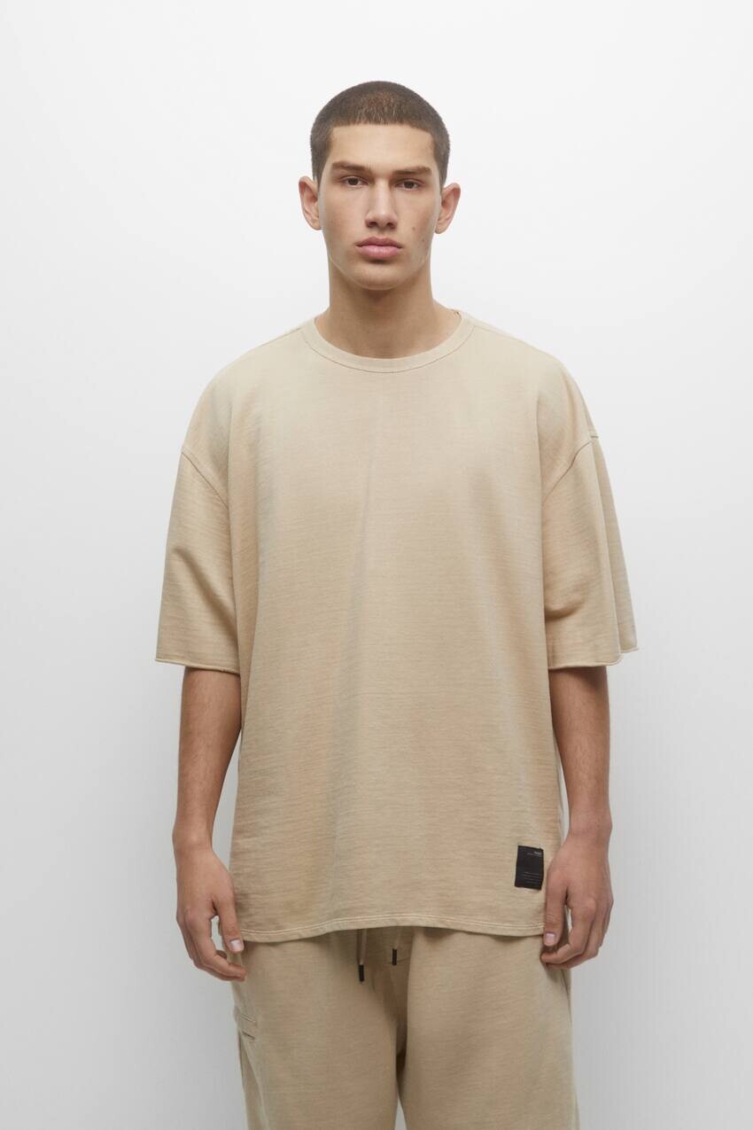 

Футболка с короткими рукавами и этикеткой Pull&Bear, песочный