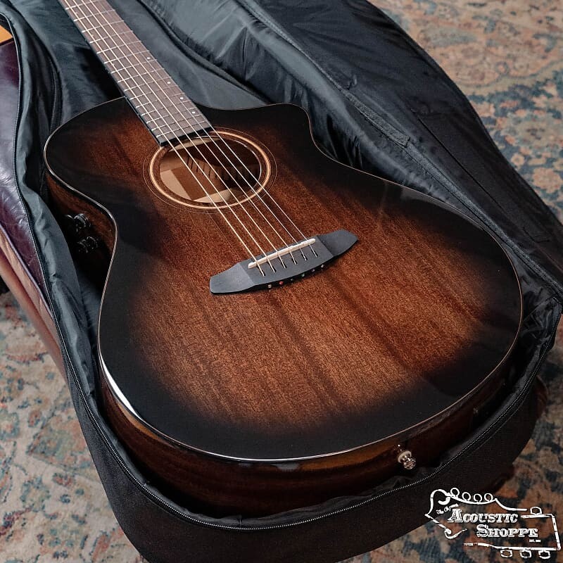 

Акустическая гитара Breedlove Wildwood Pro Concert All Mahogany Suede Cutaway со звукоснимателем Fishman #8938 WWCN38CEAMAM