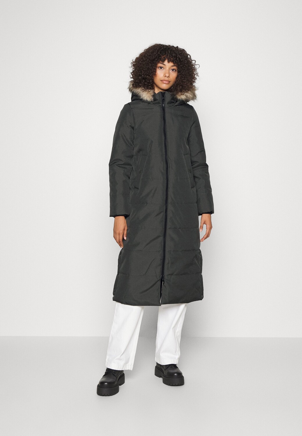 

Пальто зимнее Vero Moda, темно-зеленый