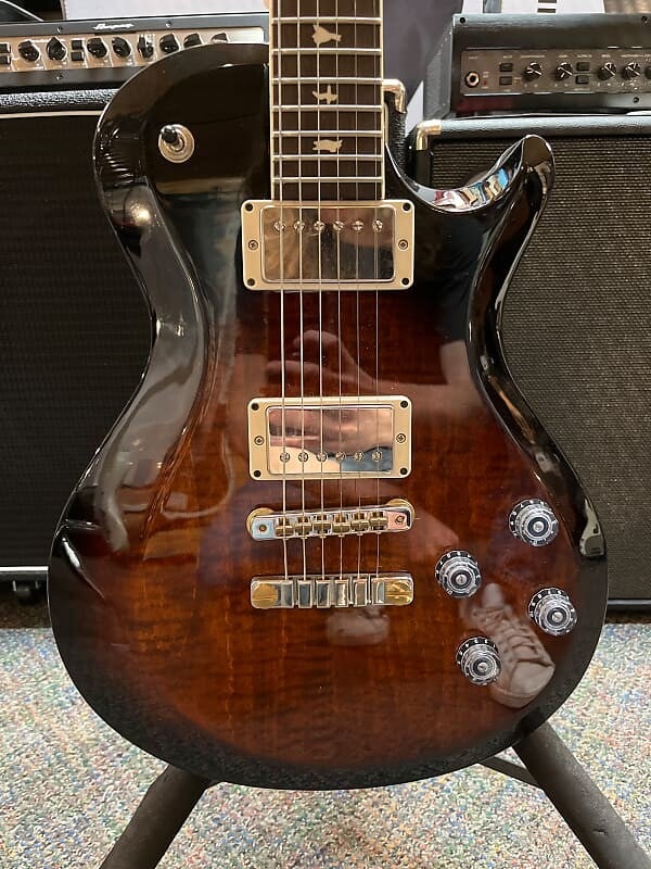 

Модель дисплея PRS S2 McCarty 594 Singlecut Black Amber