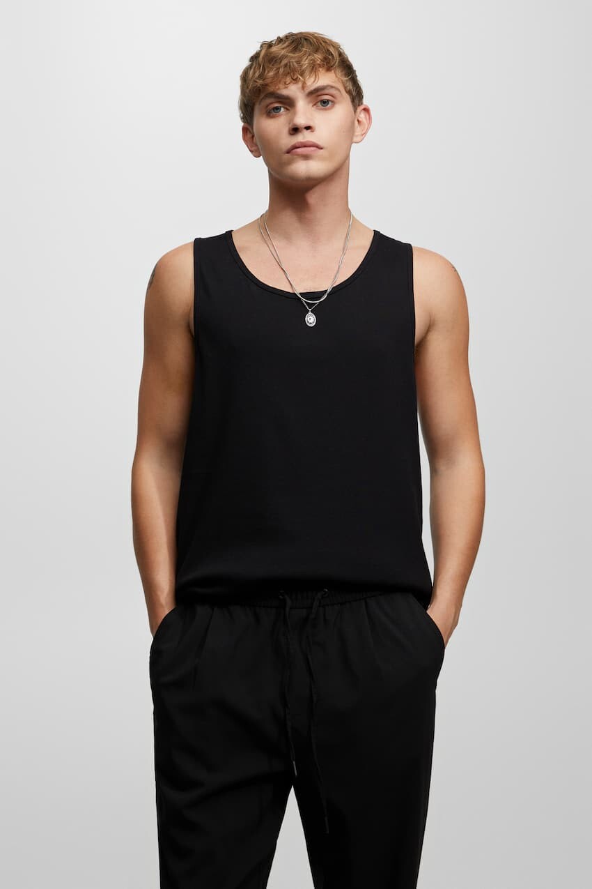 

Жилет в рубчик Pull&Bear, черный