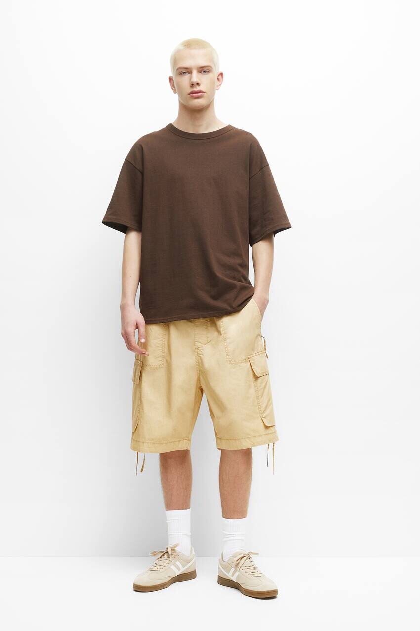 

Шорты-бермуды с парашютом Pull&Bear, песочный