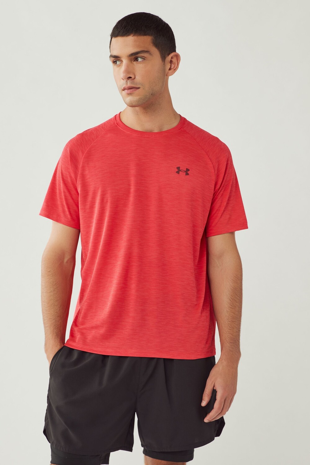 

Футболка с тек текстом Under Armour, красный