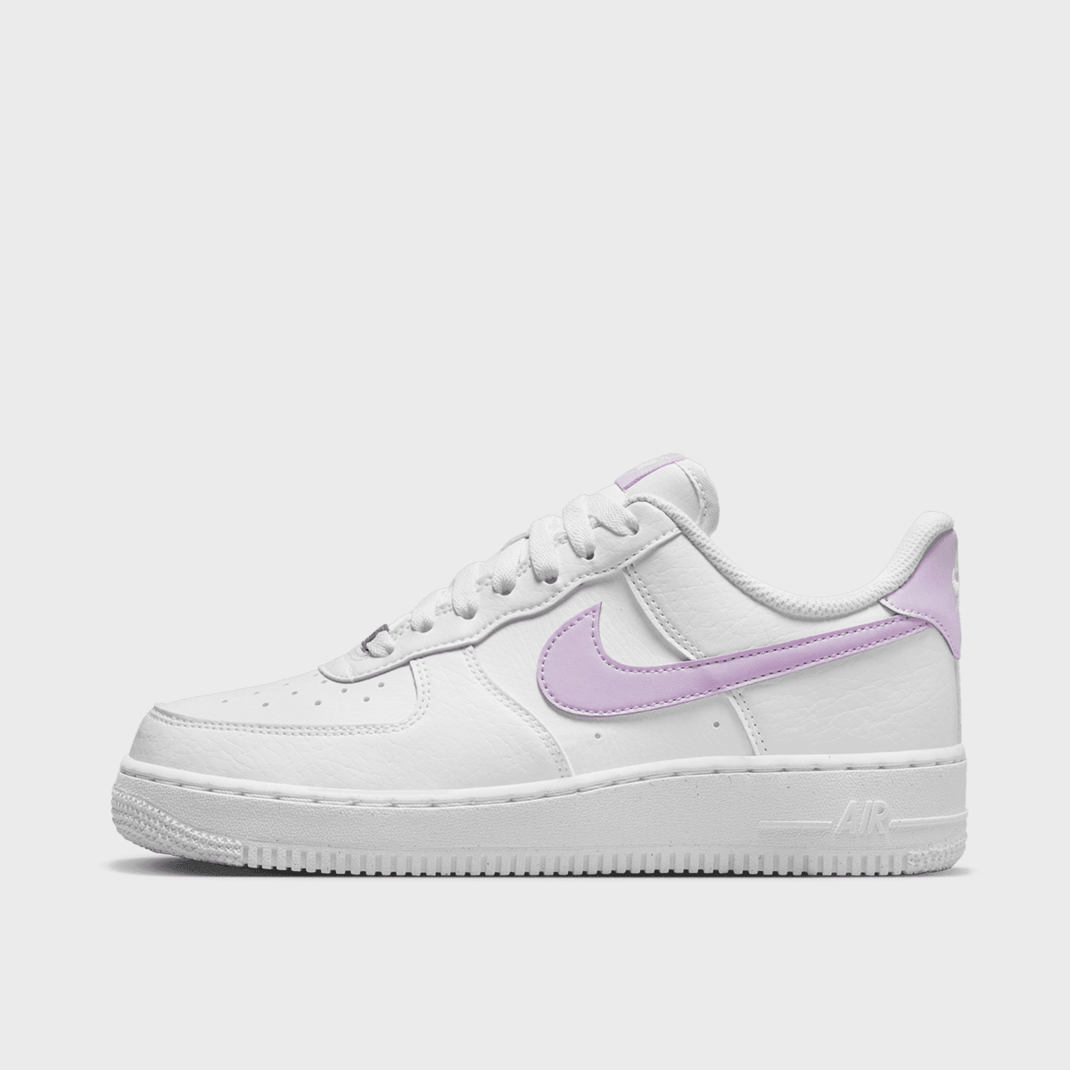 

Кроссовки Nike WMNS Air Force 1 '07 Next Nature, белый/розовый