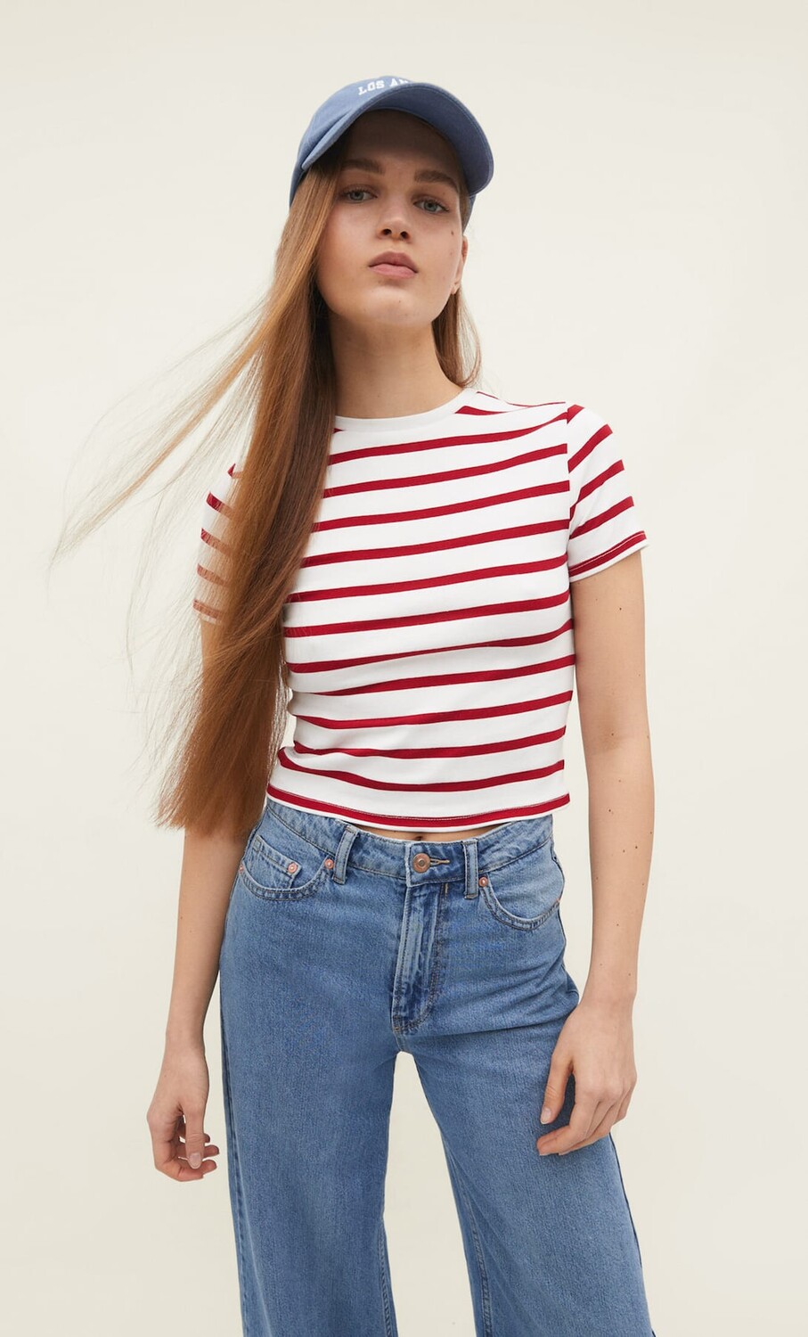 

Укороченная футболка в полоску Stradivarius, красный