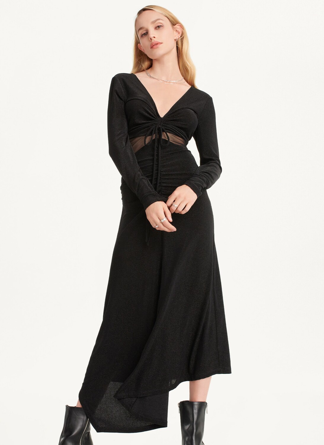 

Платье вязаное с запахом DKNY