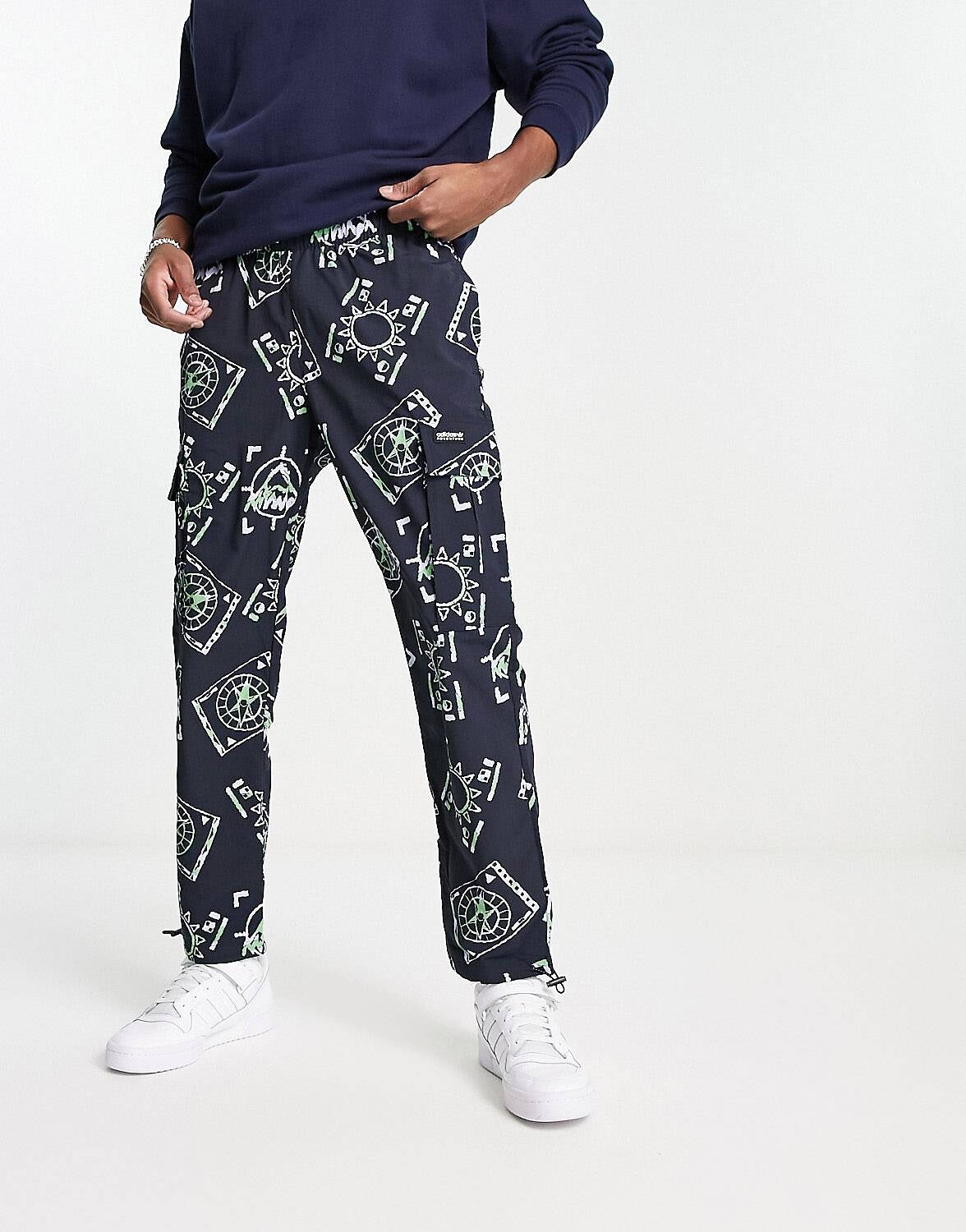 

Черные брюки карго adidas Originals Adventure AOP, Черный