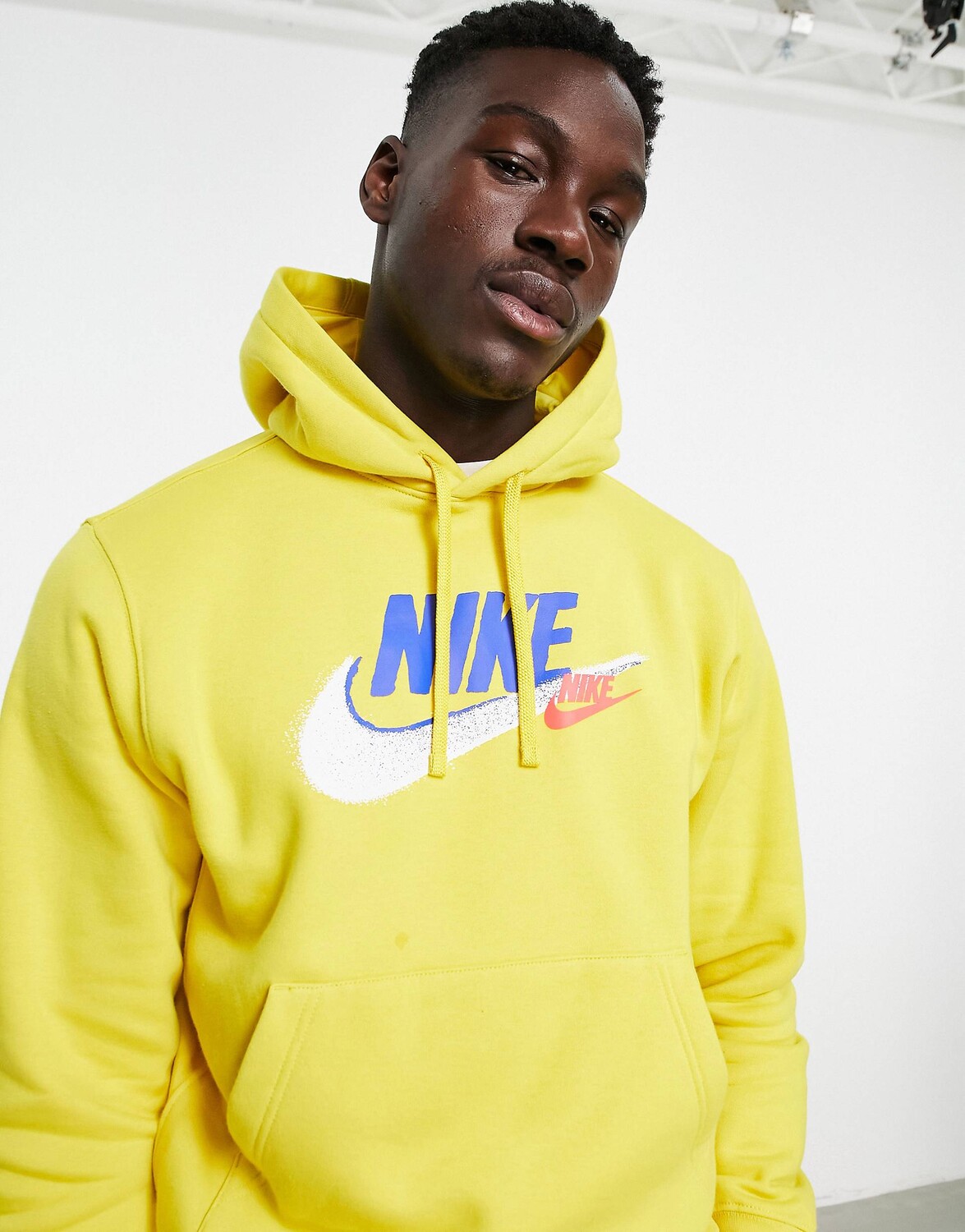 

Ярко-серная худи с большим логотипом Nike