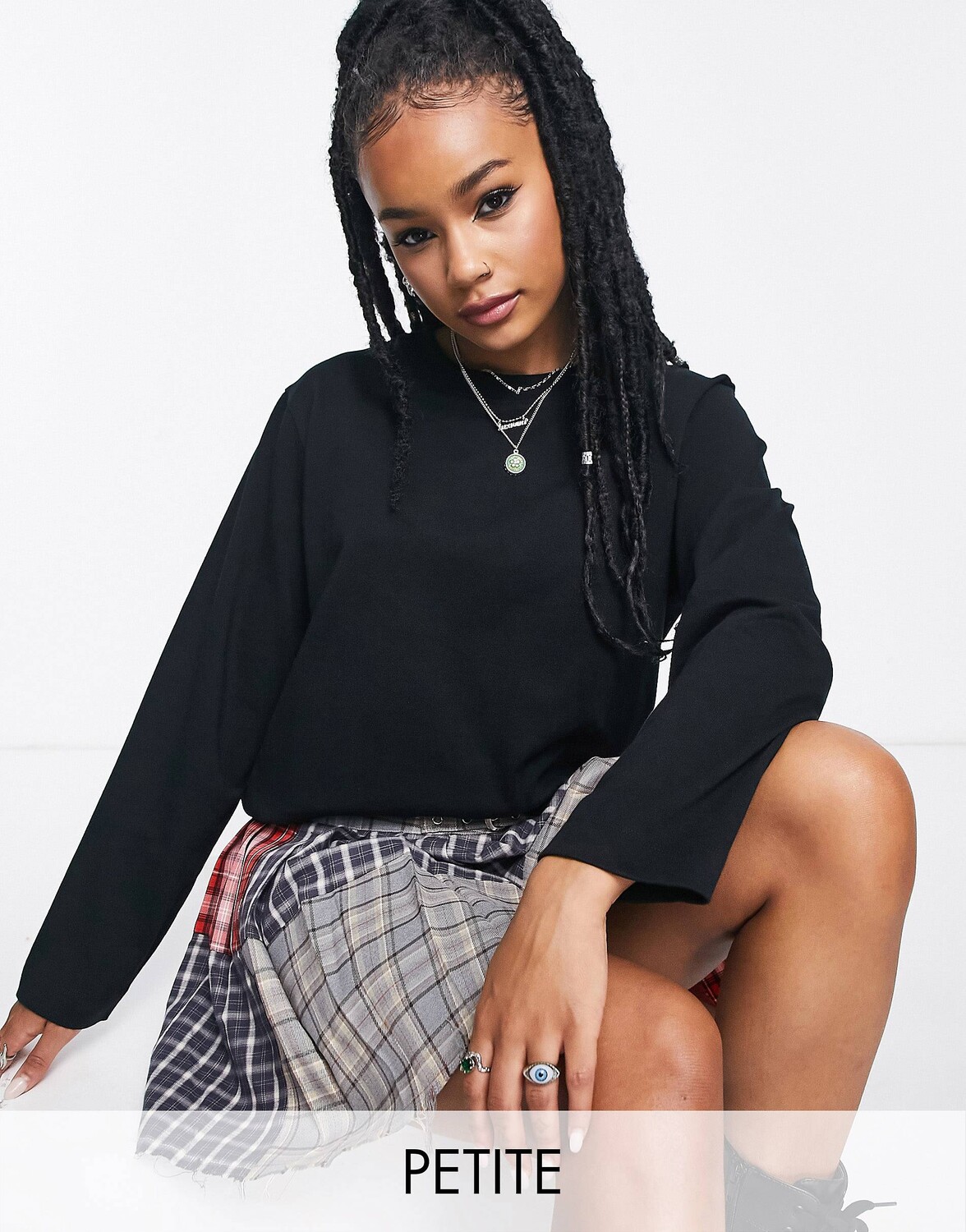

Черная футболка с круглым вырезом и длинными рукавами премиум-класса Topshop Petite