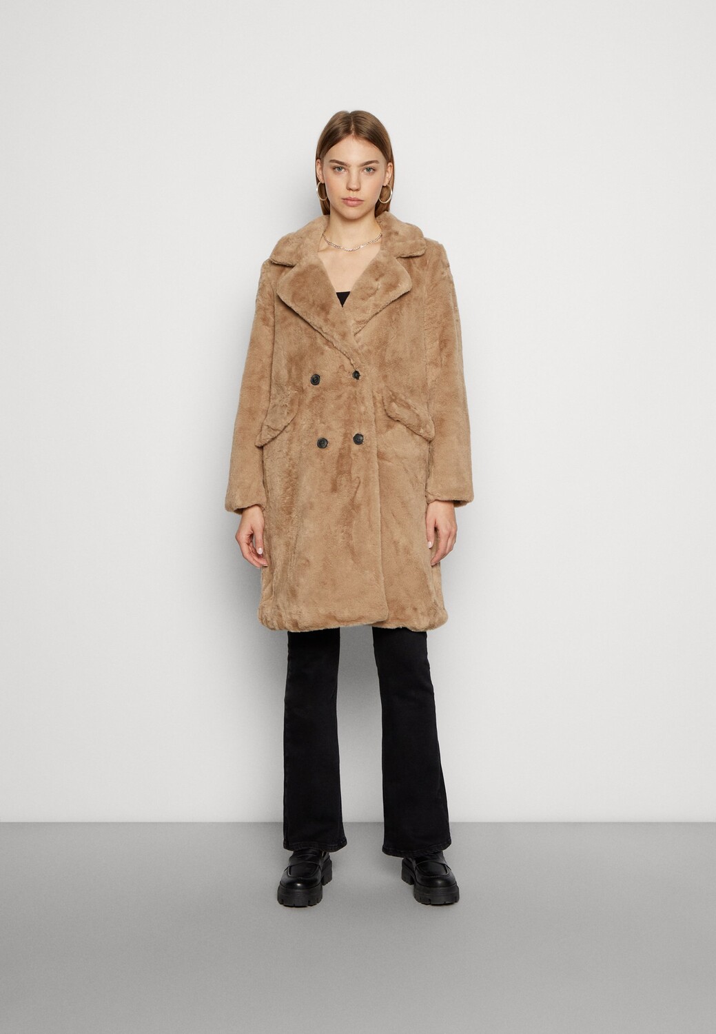 

Пальто зимнее Vero Moda, серый