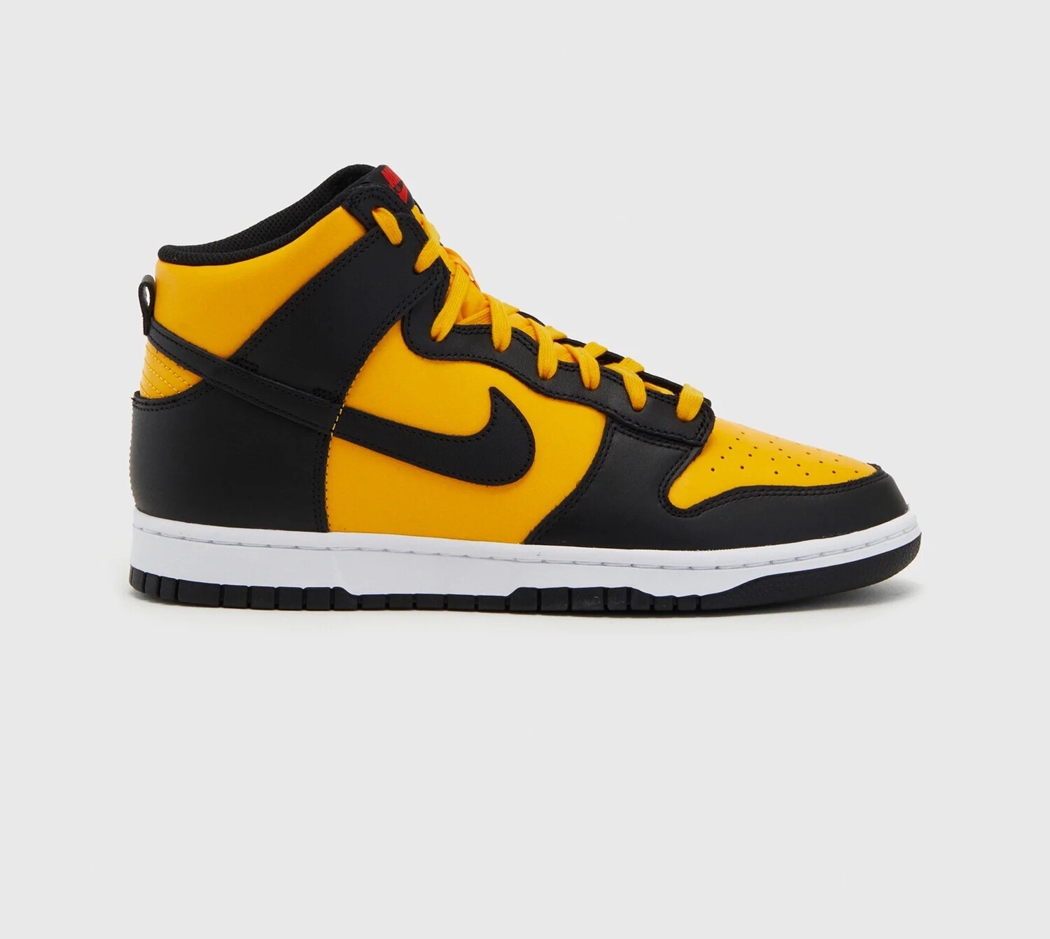 

Кроссовки Nike Sportswear Dunk Hi Retro Bttys, черный, желтый