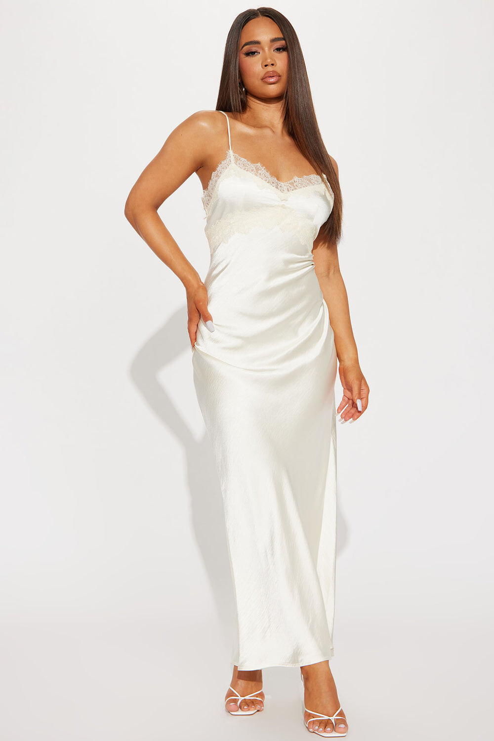 

Платье Fashion Nova DJ2210061MAXI, кремовый