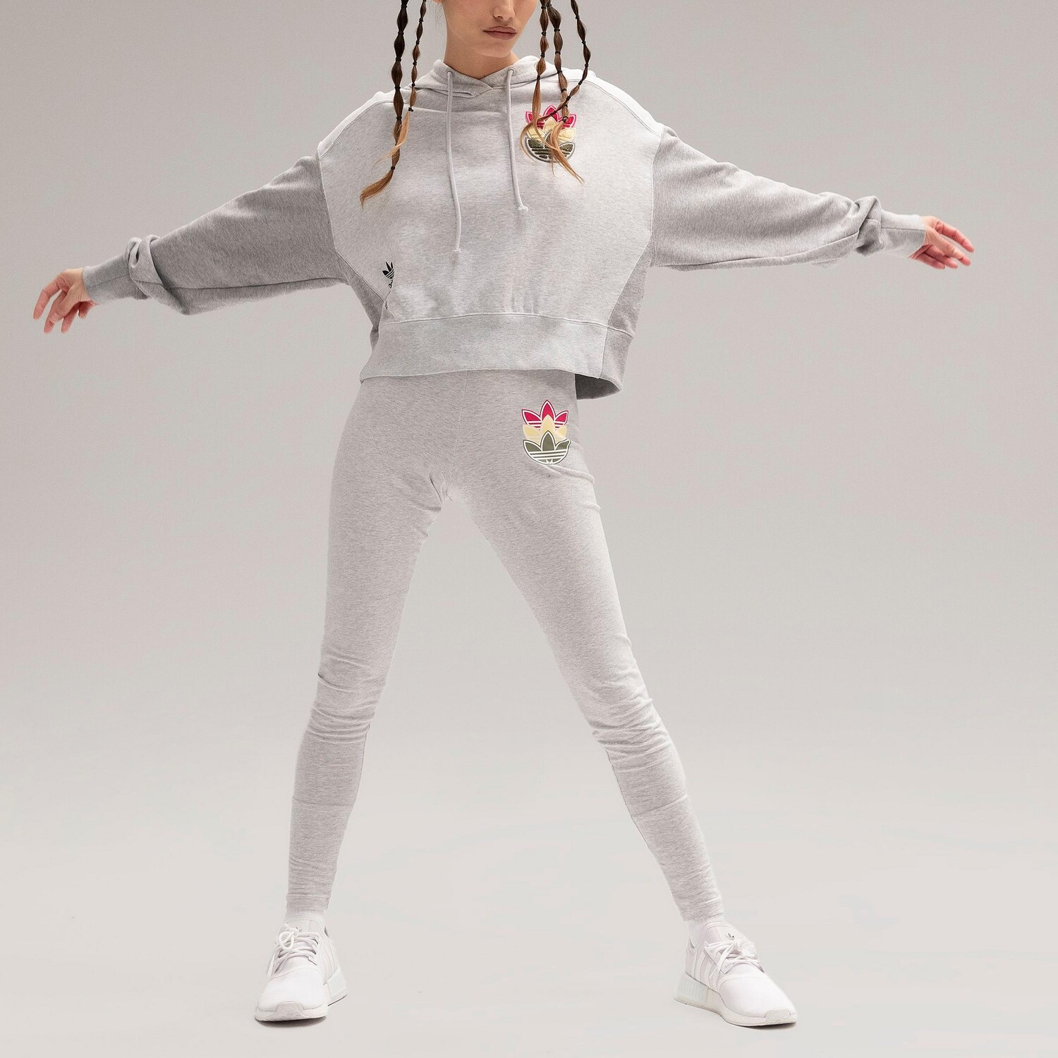 

Женские леггинсы adidas Originals Logo Play, серый