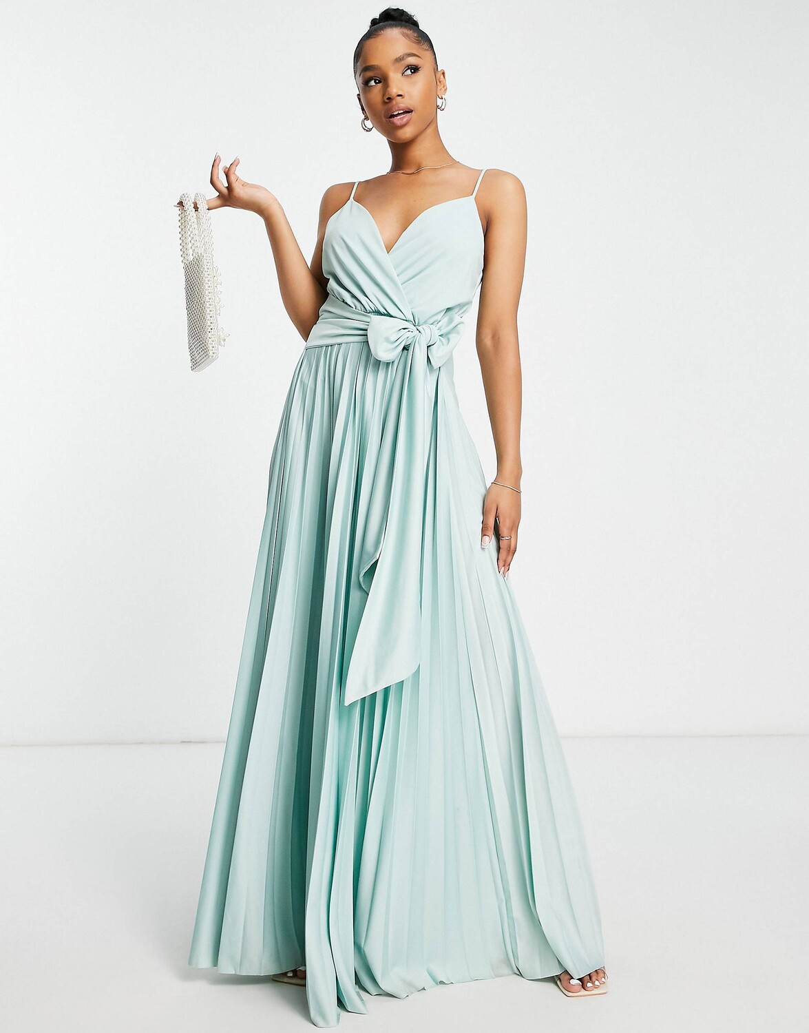 

Однотонное платье макси с глубоким вырезом и плиссировкой ASOS DESIGN - MBLUE
