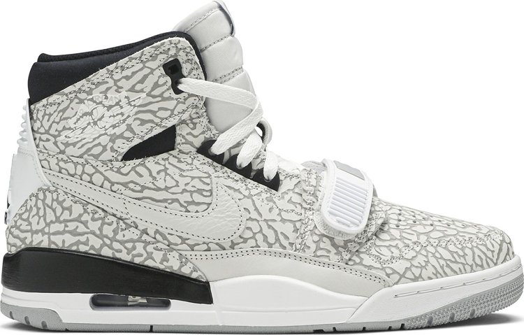 Air jordan cheap legacy 312 women's