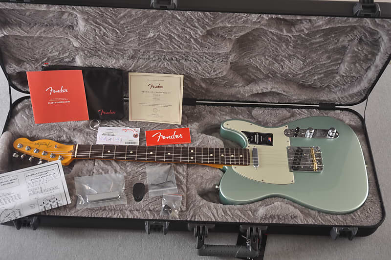

Fender American Professional II Telecaster Mystic Surf Green