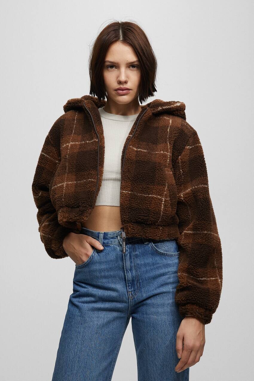 

Плюшевая куртка с капюшоном Pull&Bear, коричневый