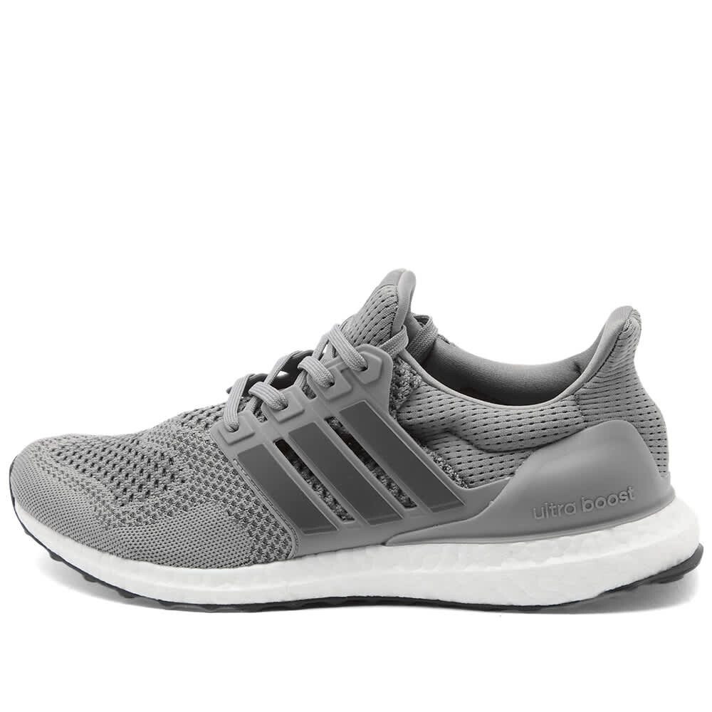 

Кроссовки Adidas Ultraboost 1.0, темно-серый