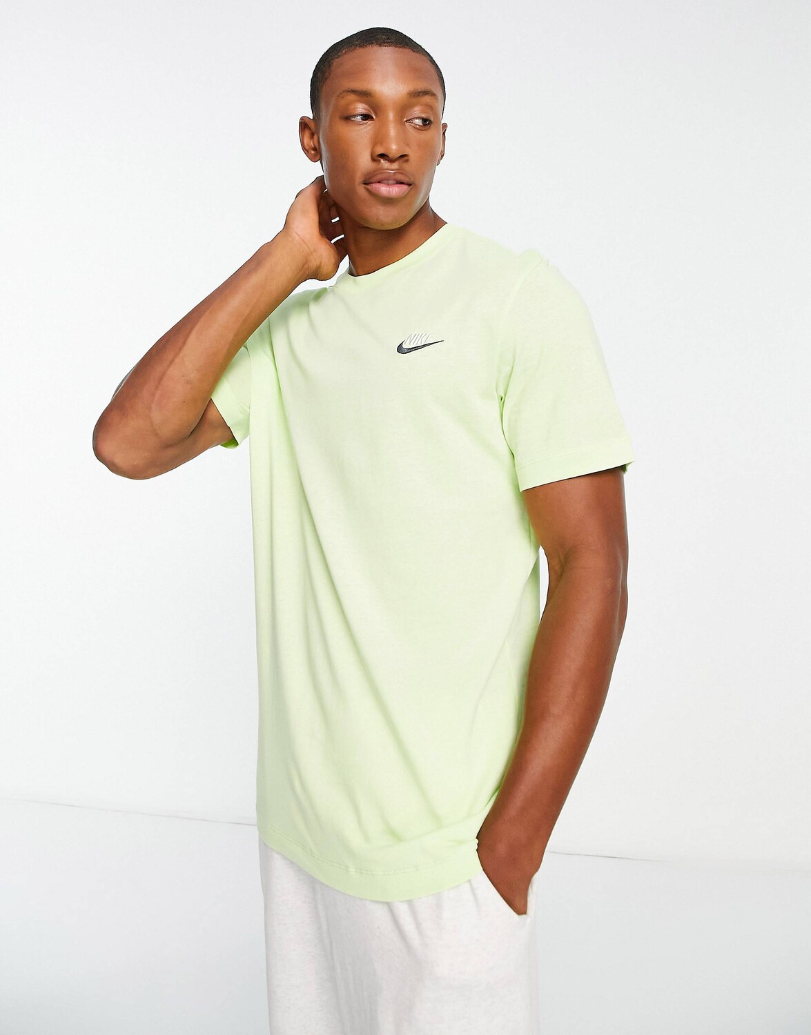 

Футболка Nike Club цвета жидкого лайма