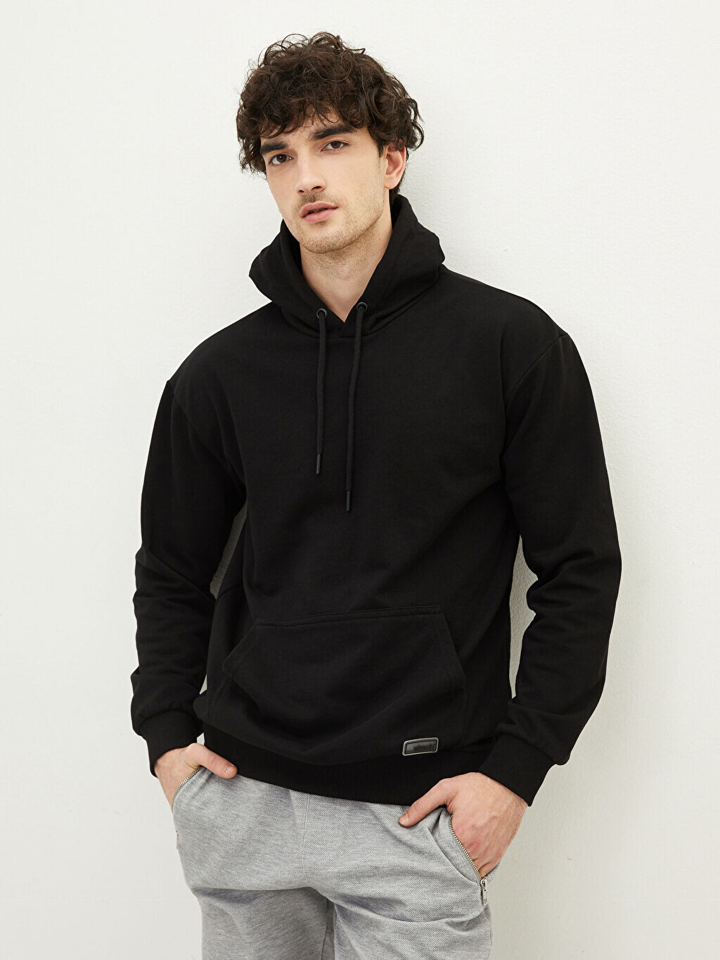 

Мужская толстовка с капюшоном и длинным рукавом LCW Casual, Черный