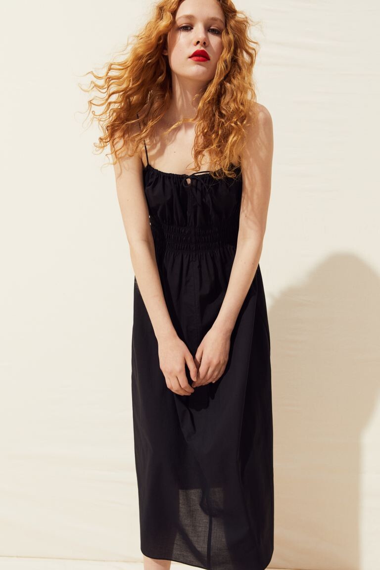 

Хлопковое платье со сборками H&M, черный
