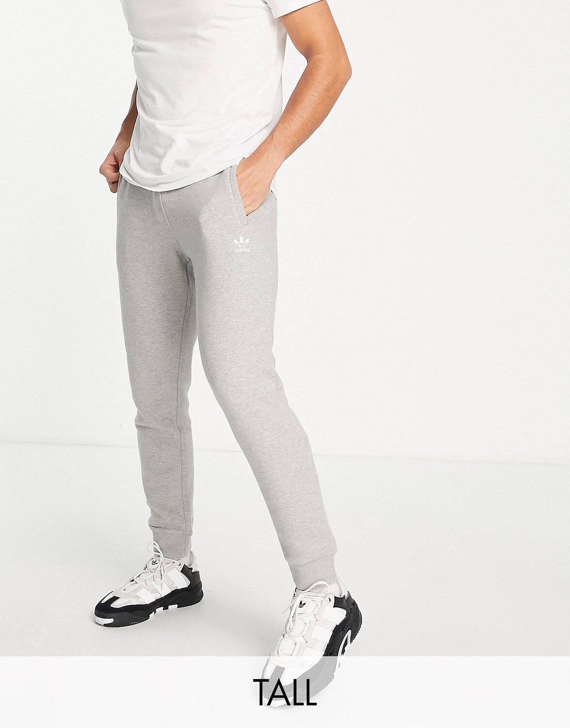 

Серые джоггеры с логотипом adidas Originals Trefoil Essentials Tall
