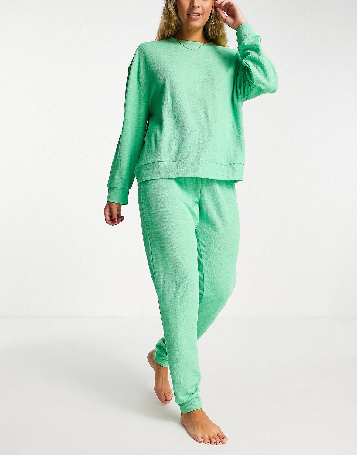 

Зеленые легкие толстовки и джоггеры ASOS DESIGN lounge lounge