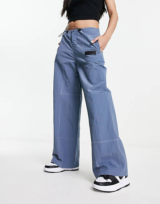 

Серо-голубые нейлоновые брюки карго ASOS Weekend Collective, Синий